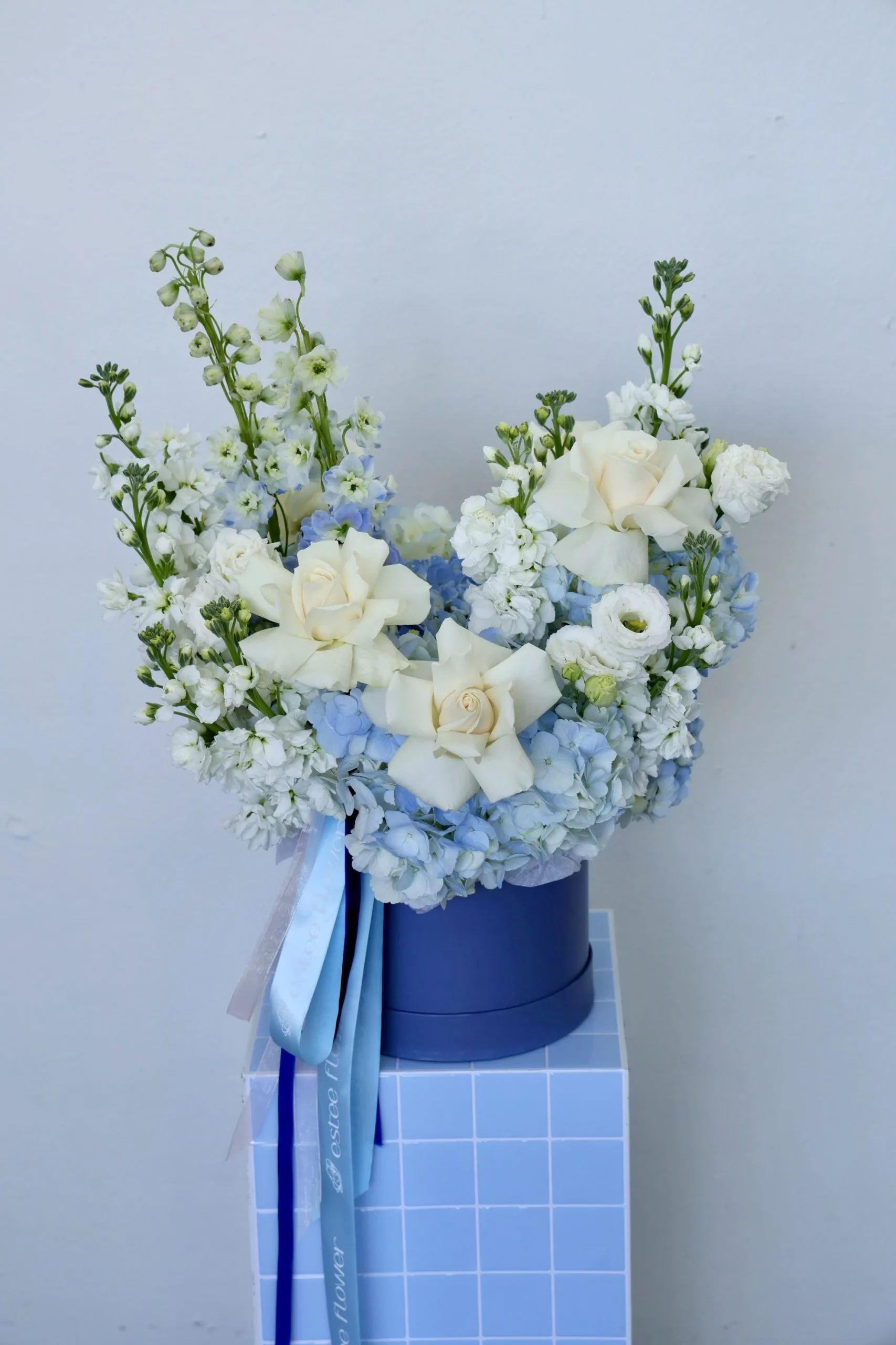 coastal calm arrangement in blue shades