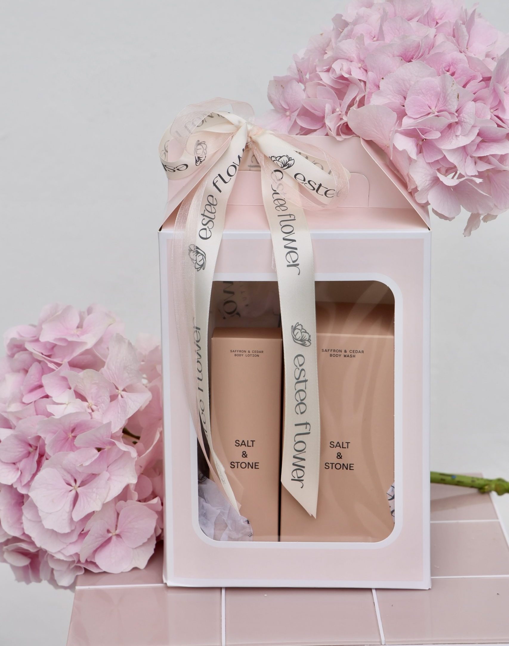Saffron & Cedar Gift Set: Body Lotion and Shower Gel