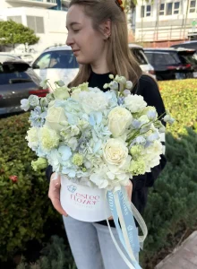 flowers that symbolize motherhood