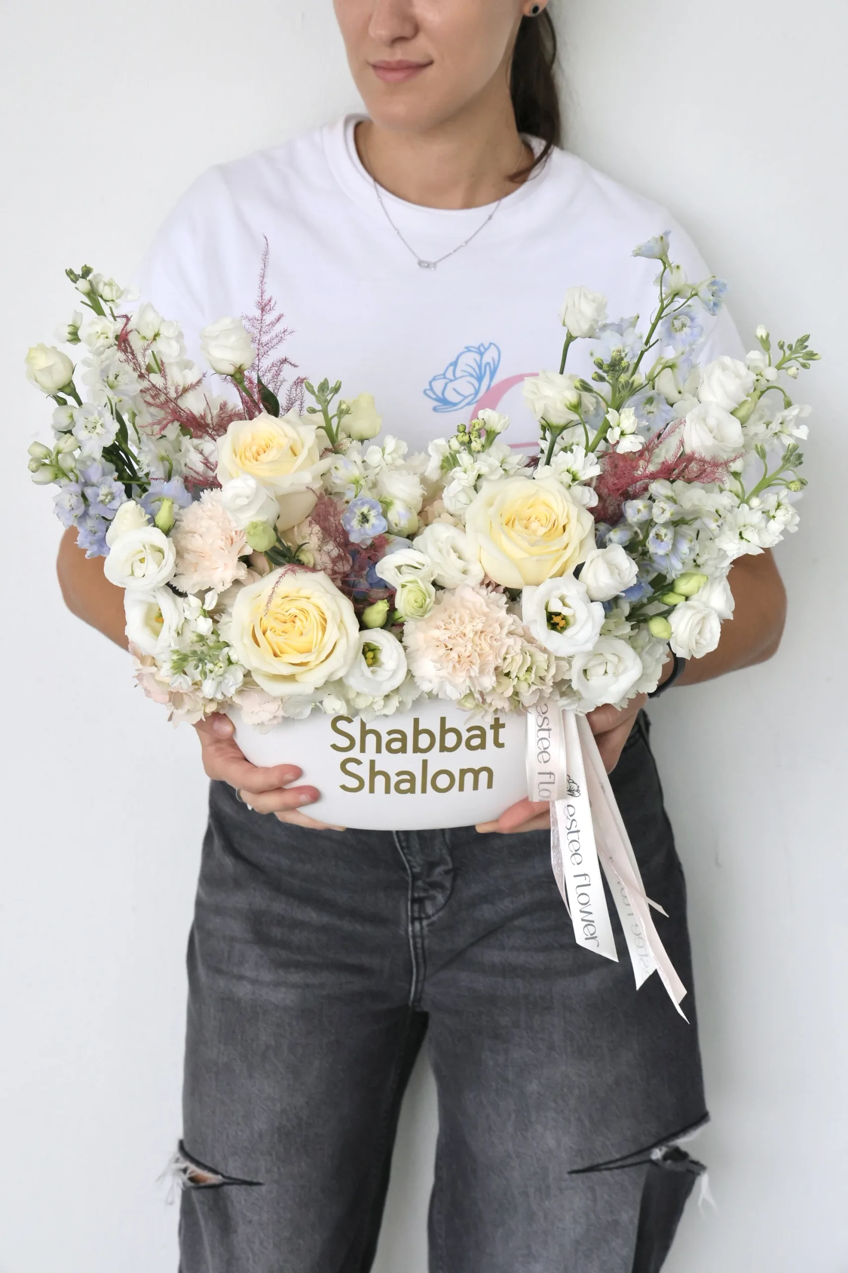 Shabbat shalom elegant centerpiece in e ceramic vase