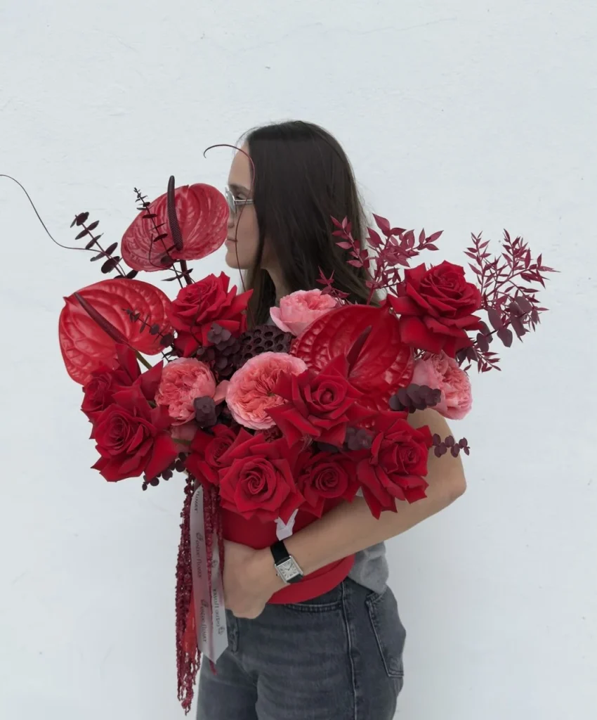 Modern Floristry in Miami: How EsteeFlower Designs Airy, Elegant, and Thoughtful Floral Arrangements 1 modern bouquet