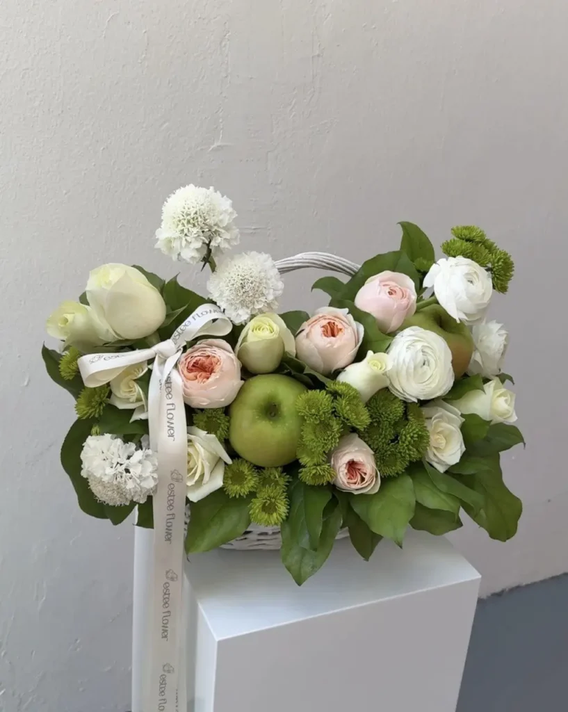 Rosh Hashanah flower basket Sweet year with apples and garden roses